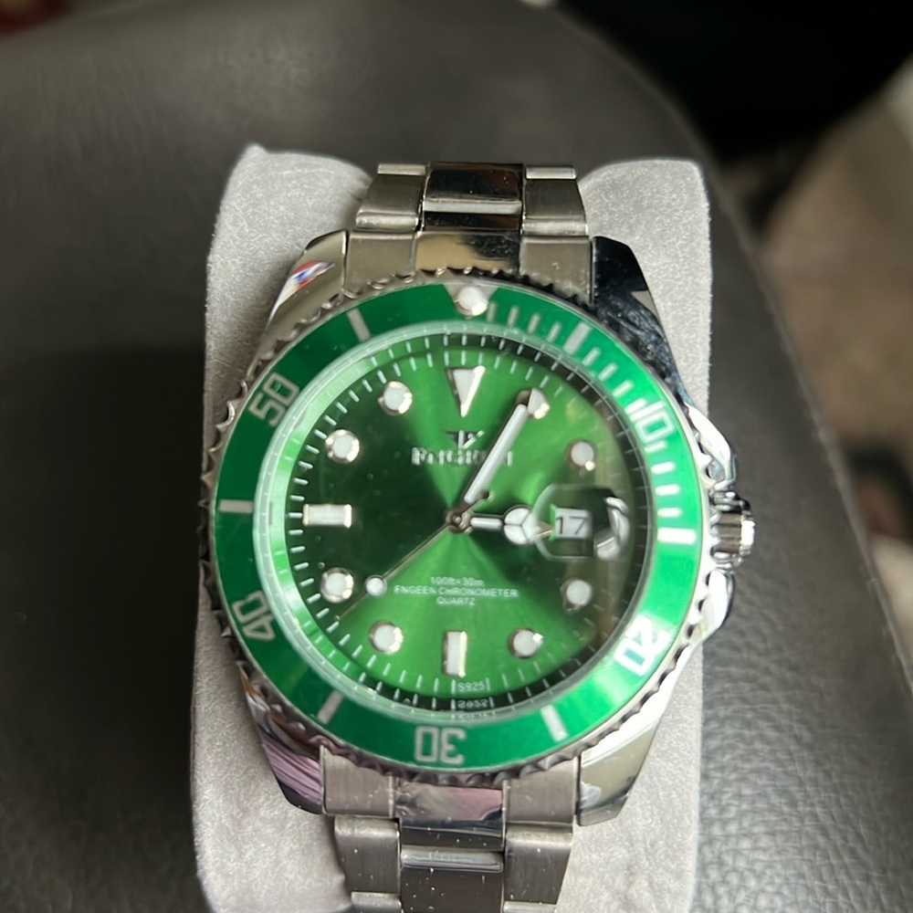 Men’s green face watch green quartz